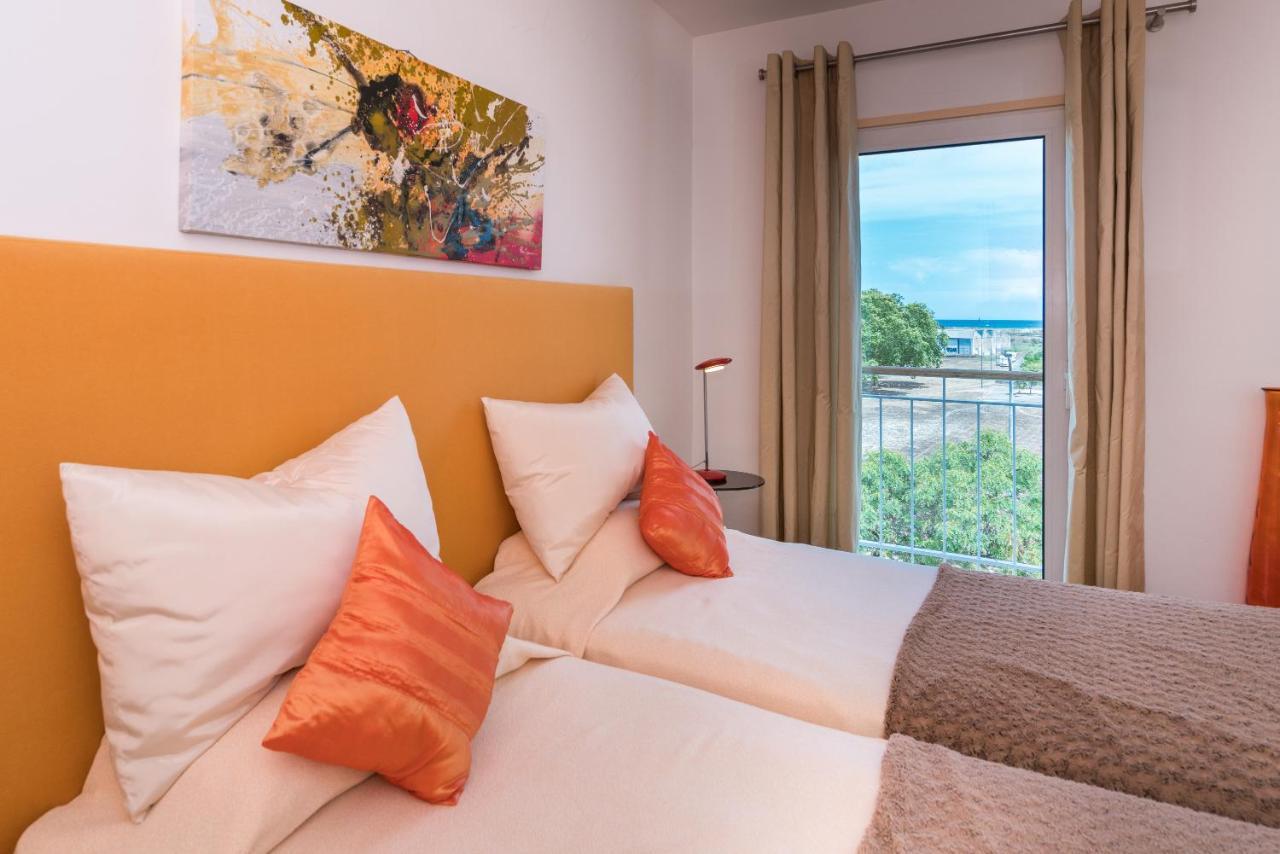 Stunning 2-Bed Penthouse In Lagos 250M From Beach ภายนอก รูปภาพ