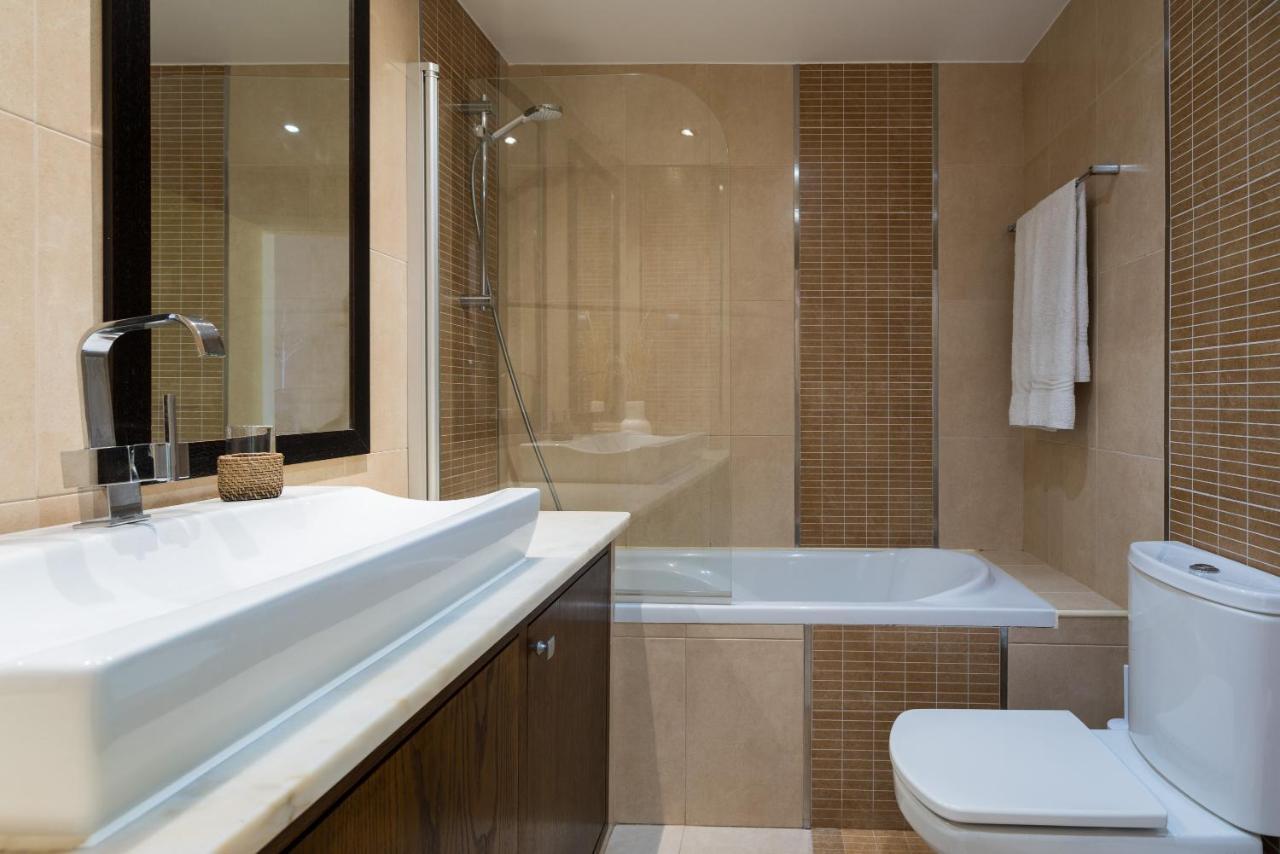 Stunning 2-Bed Penthouse In Lagos 250M From Beach ภายนอก รูปภาพ